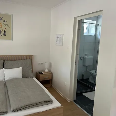 Acum Apartman * Gyula