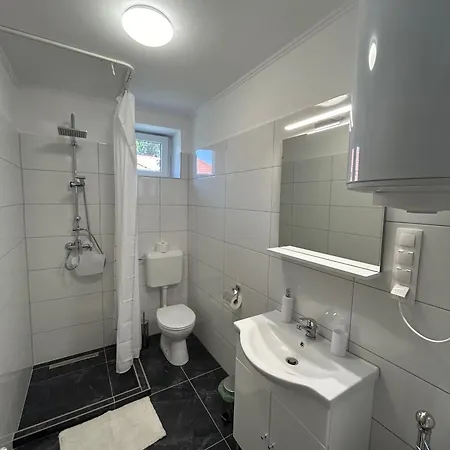 Acum Apartman Apartment *