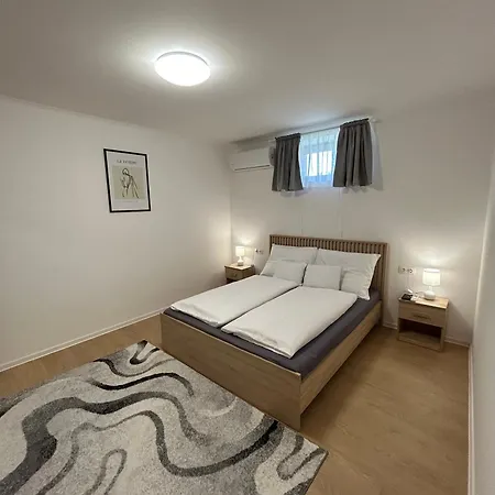 Acum Apartman * Gyula