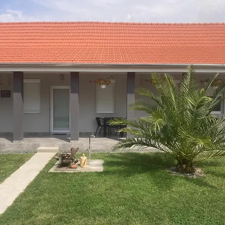 Acum Apartman Apartment Gyula