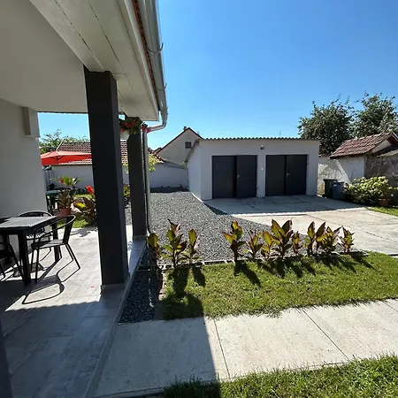 Acum Apartman Apartment Gyula